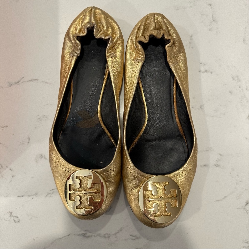TORY BURCH Reva gold round toe, elastic back ballet slipper